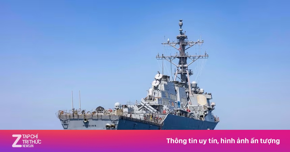 Tàu chiến Mỹ mất điện nhiều tiếng