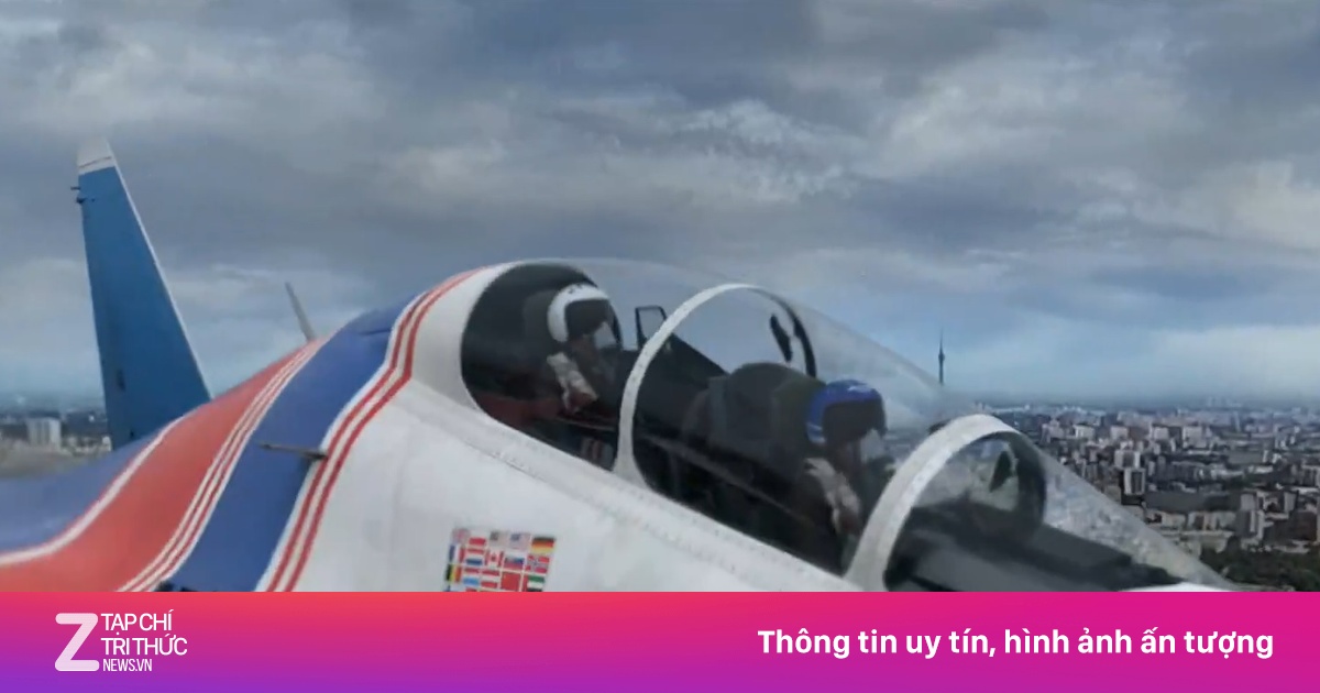 Vũ điệu thép' và màn nhả khói ba màu kiêu hãnh của Không quân Nga