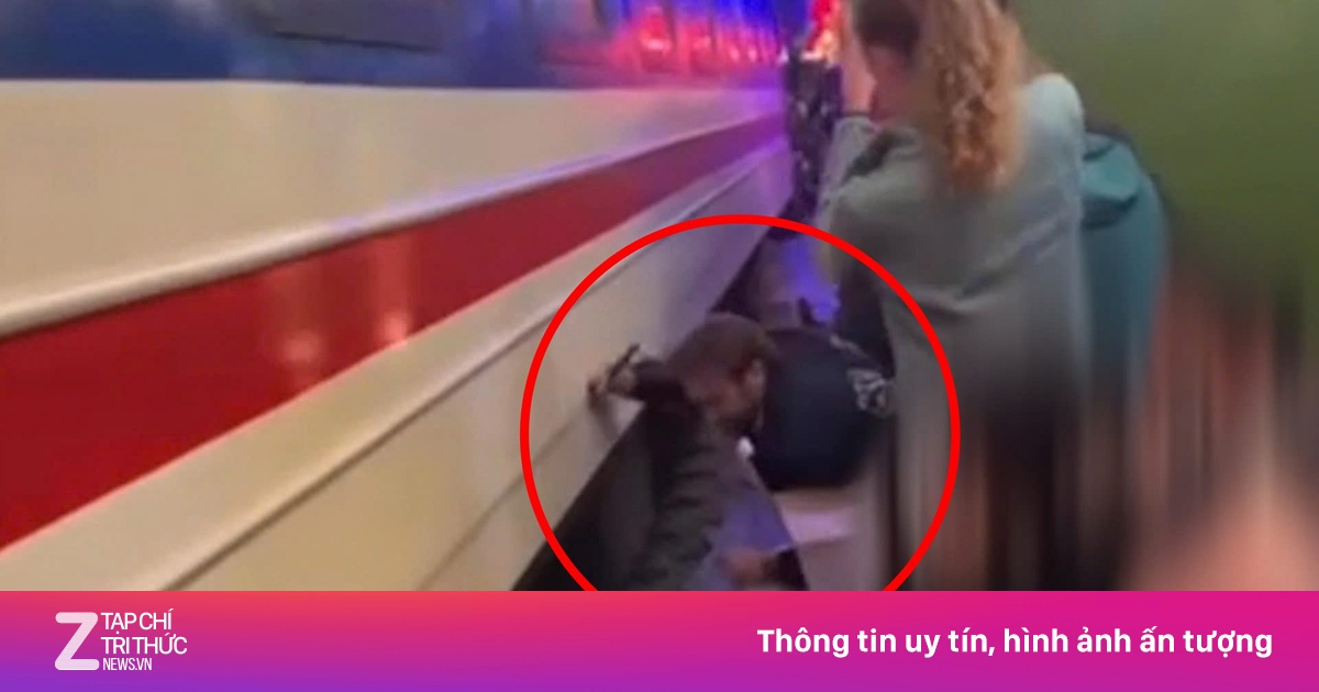 Xác minh vụ khách Tây suýt bị cán ở phố cà phê đường tàu Hà Nội