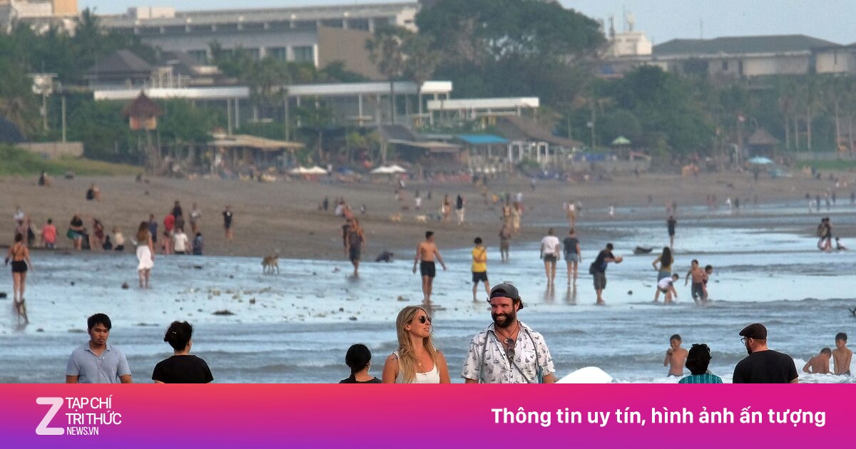 Dân Bali ngột ngạt vì khách du lịch
