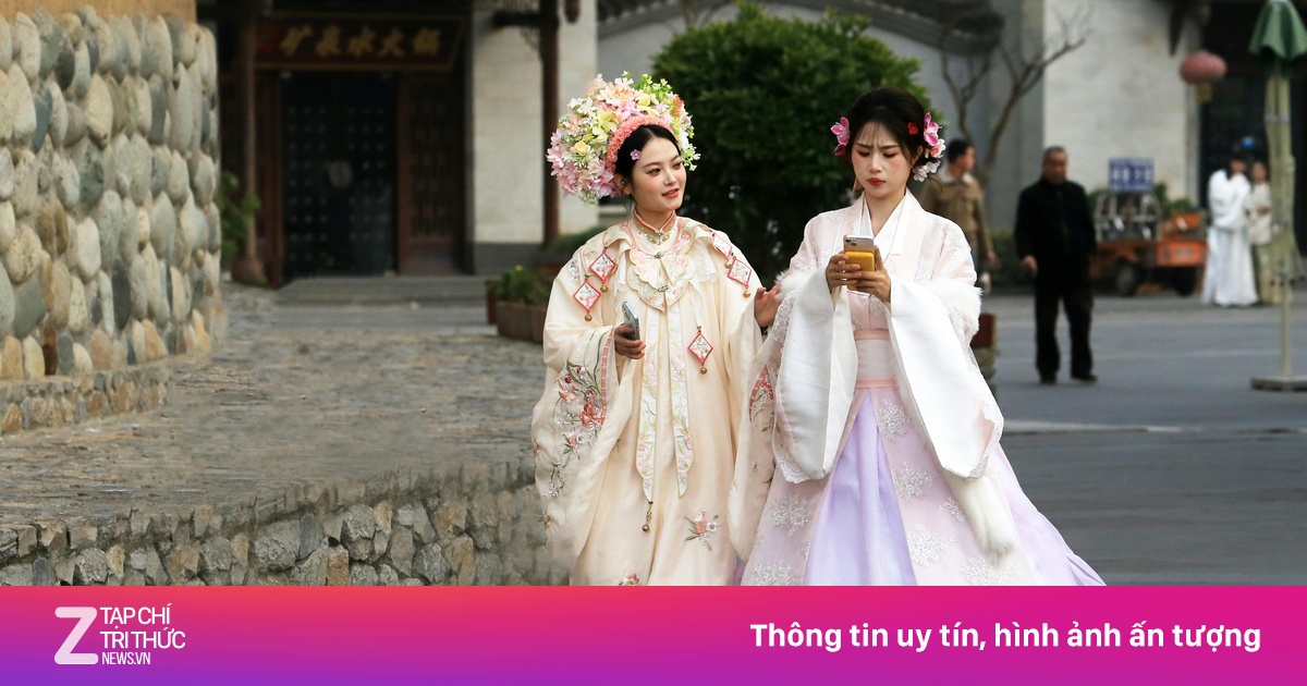 Nghịch lý khách Trung Quốc