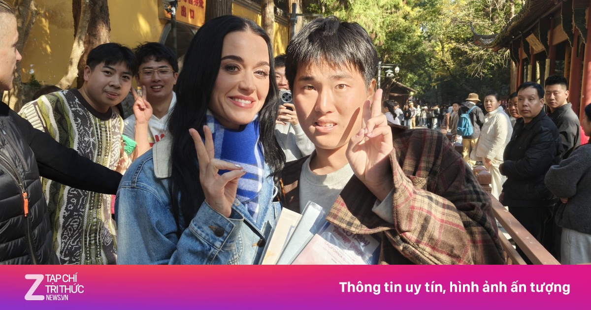 Ngôi chùa nổi tiếng Trung Quốc nơi Katy Perry đến thắp hương