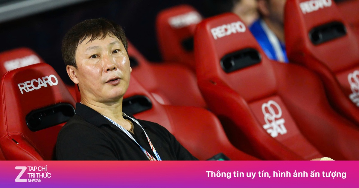 Cách ăn phở độc đáo của HLV Kim Sang-sik