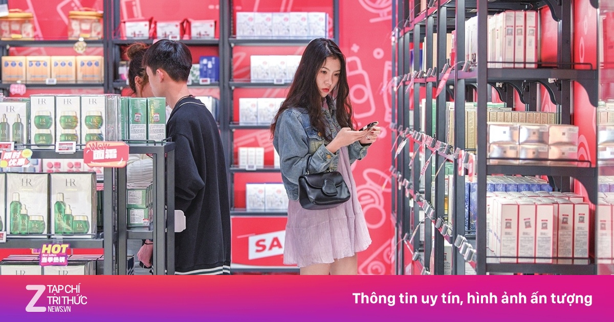 Người Trung Quốc chi bộn tiền mua sắm tại sân bay