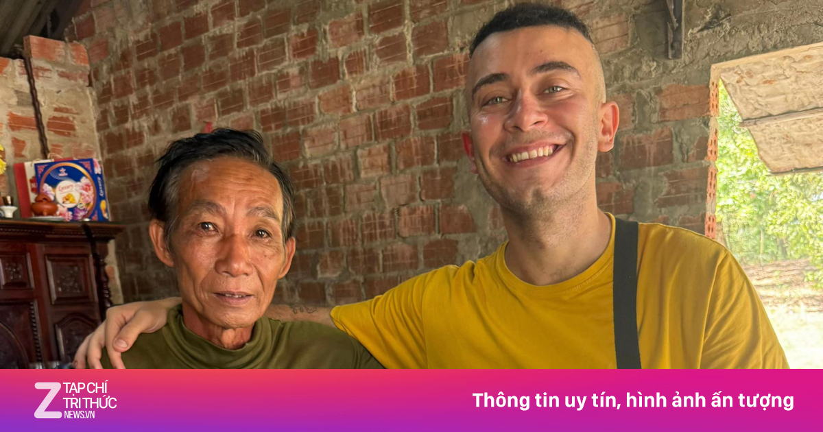 Khách Tây được mời ăn sáng, lời cảm ơn khiến ngư dân Đà Nẵng bật khóc