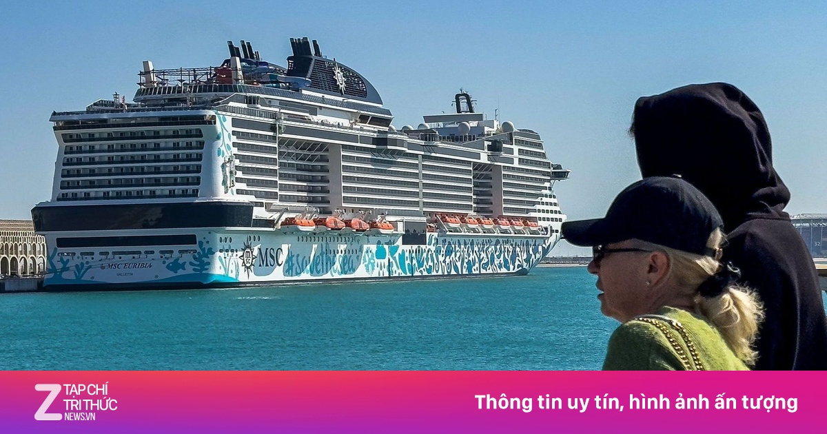 Du thuyền 'tiệc tùng dưới bóng tên lửa' tại Dubai