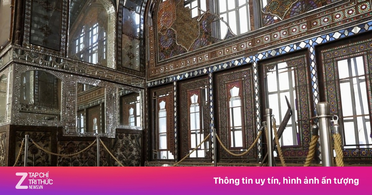 Cảnh vỡ nát tại cung điện di sản tại Iran sau không kích