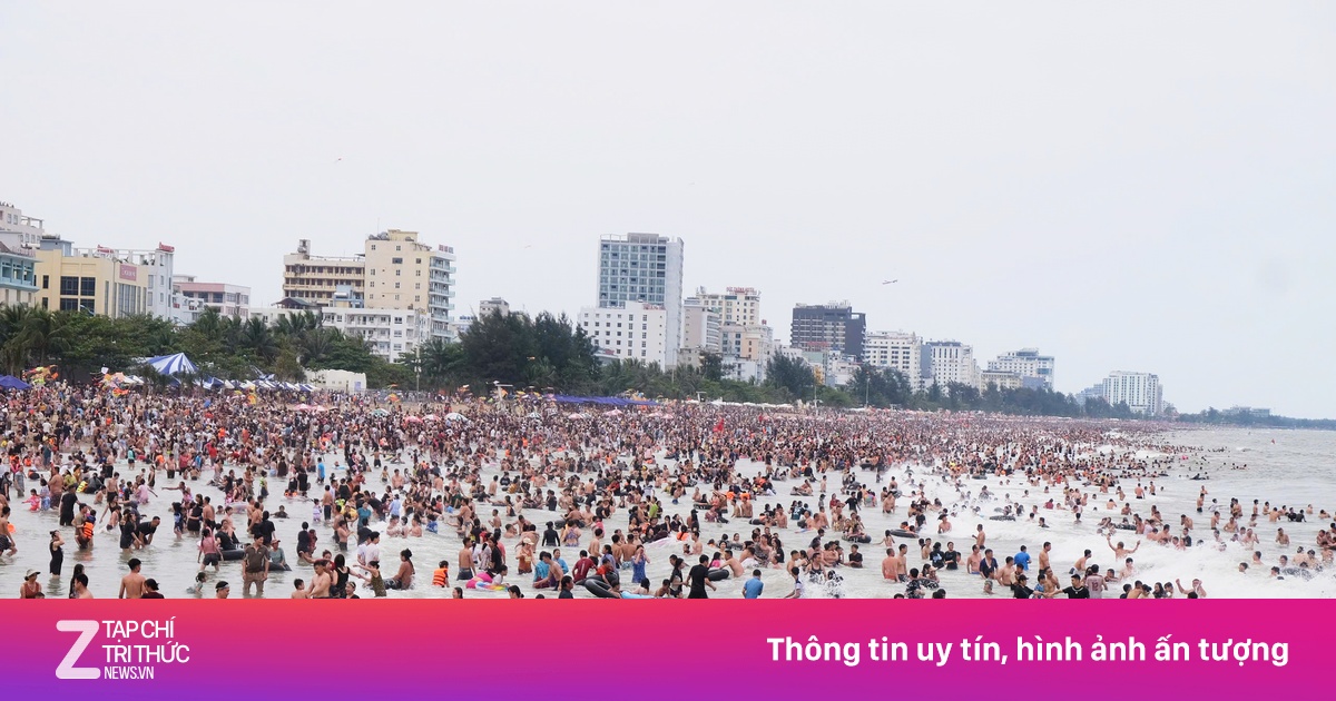 Cát Bà vỡ trận, Sầm Sơn 'không còn chỗ trống' ngày 30/4