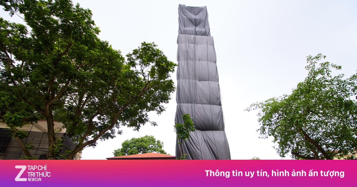 Phá dỡ khách sạn 9 tầng bên hồ Gươm