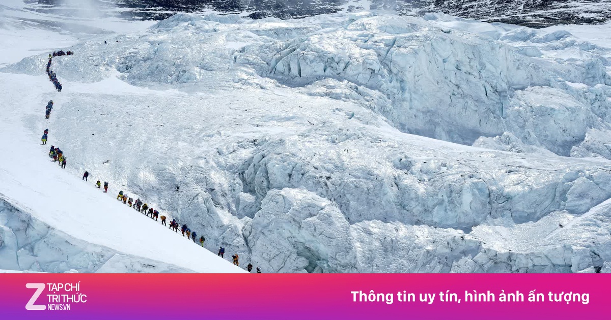 Kỷ lục gây lo ngại trên đỉnh Everest