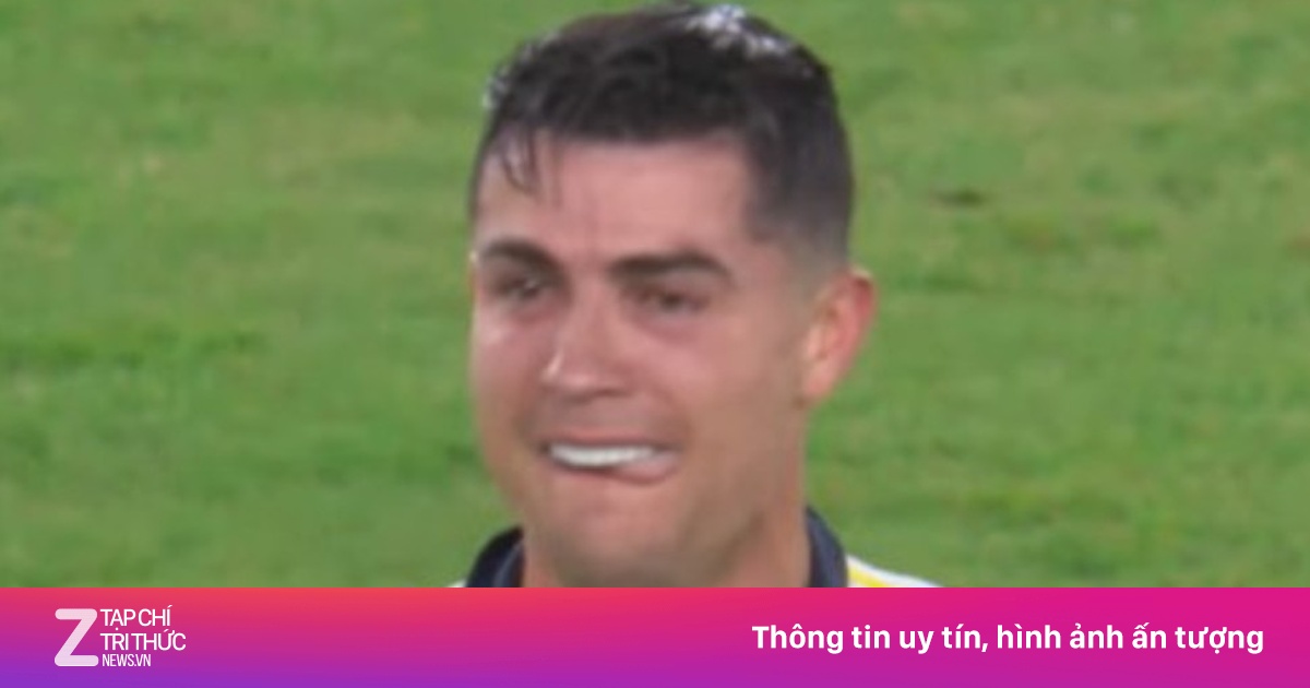 Ronaldo bật khóc