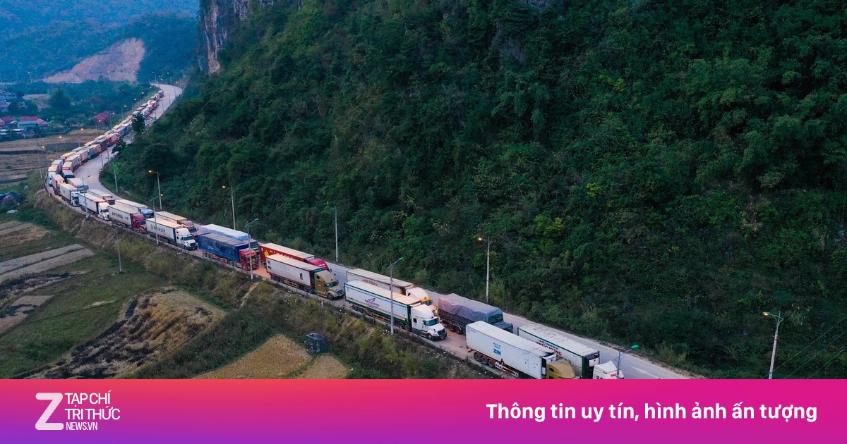 Tăng đột biến xe chở hàng qua cửa khẩu Lạng Sơn sang Trung Quốc