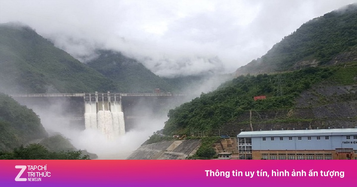Nước ào ạt đổ về do mưa bão Kajiki, hồ thủy điện cấp tập xả lũ