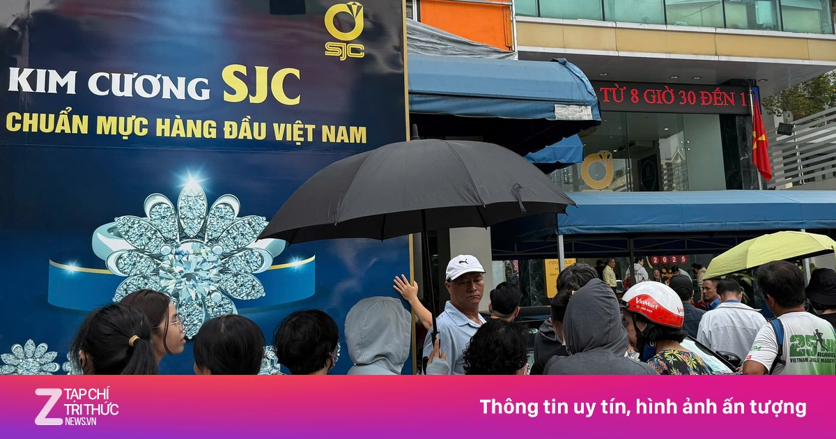 SJC bất ngờ tạm ngừng mua bán vàng tại một số cửa hàng TP.HCM