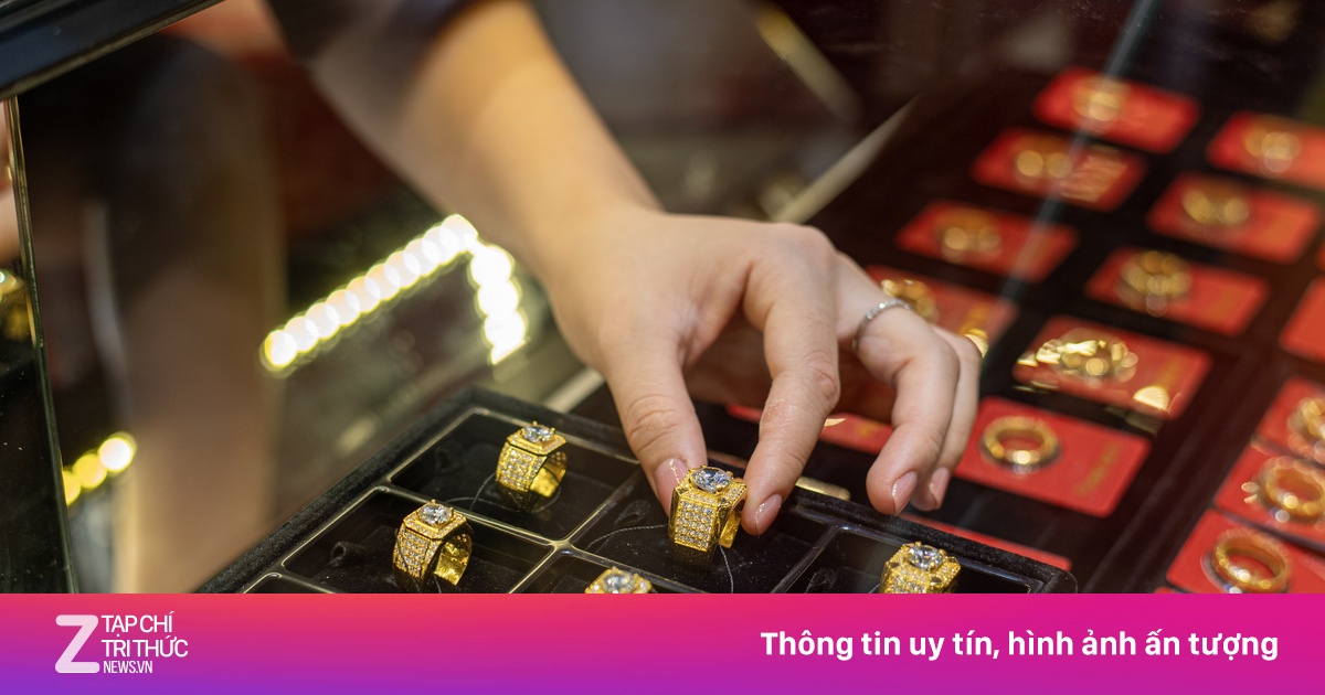 Giá vàng tăng 'nóng', chuyên gia cảnh báo rủi ro