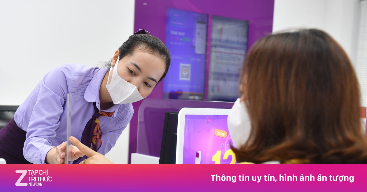 Ngân hàng đang thu phí quản lý tài khoản bao nhiêu mỗi tháng?