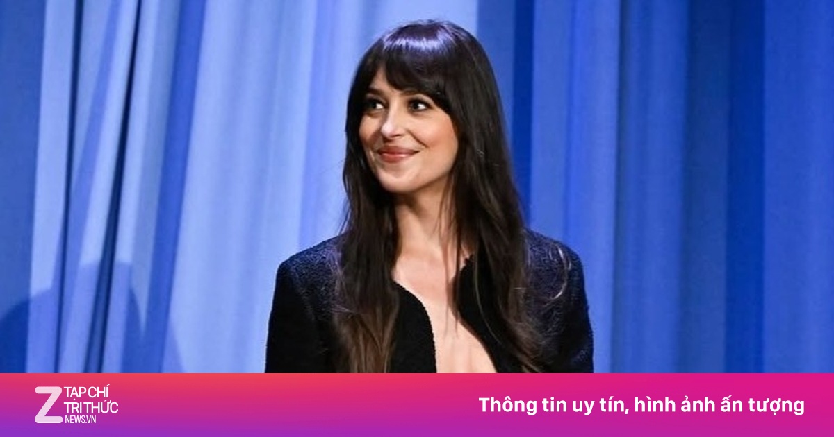 Dakota Johnson gây tranh cãi