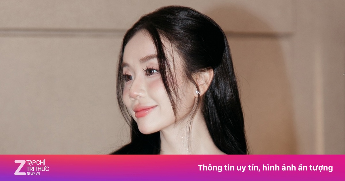 Bảo Ngọc gợi cảm với váy cưới cúp ngực