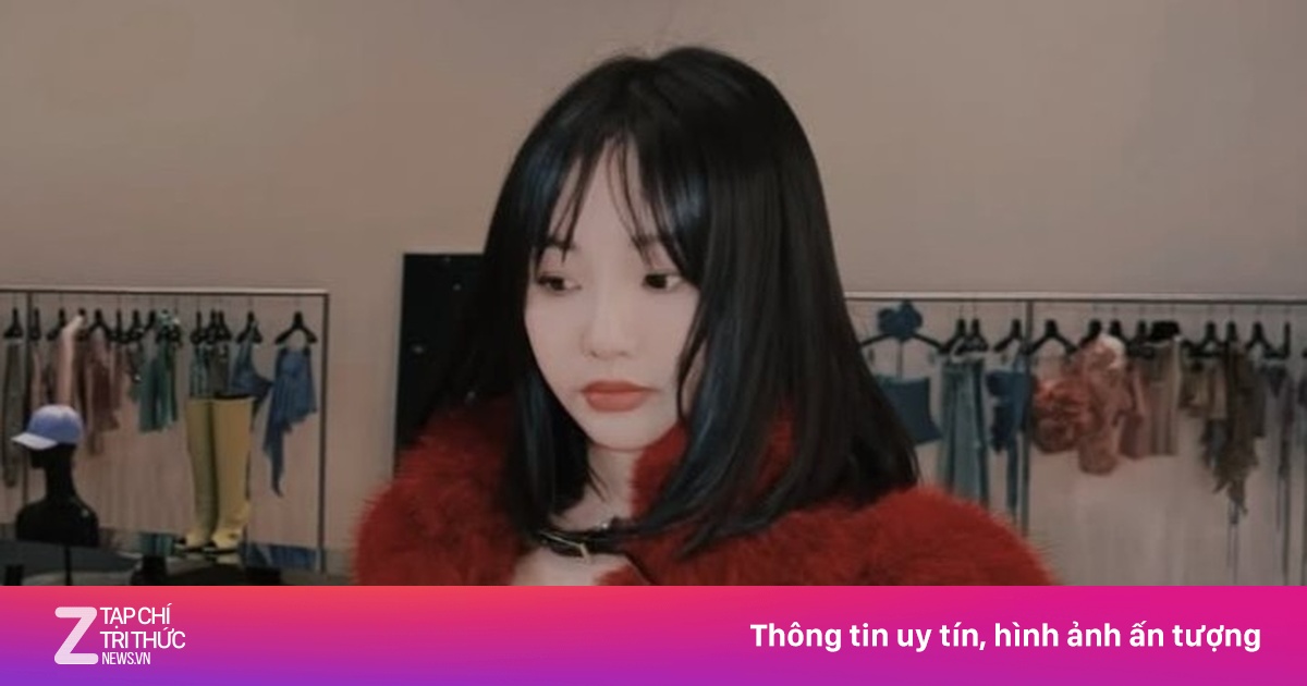 Kimberley check-in TP.HCM cùng cầu thủ Việt Kiều