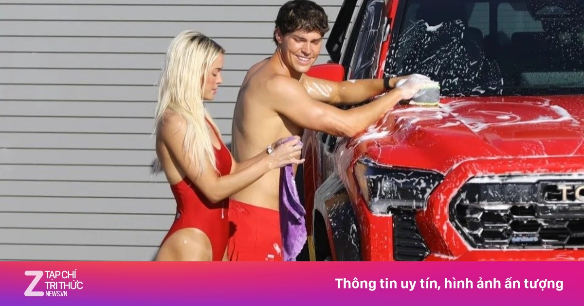 Hậu trường nóng bỏng của 'Baywatch