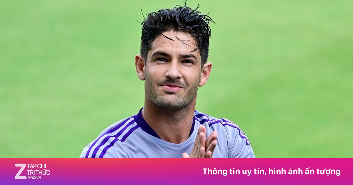 Pato đàm phán mua đội bóng Anh