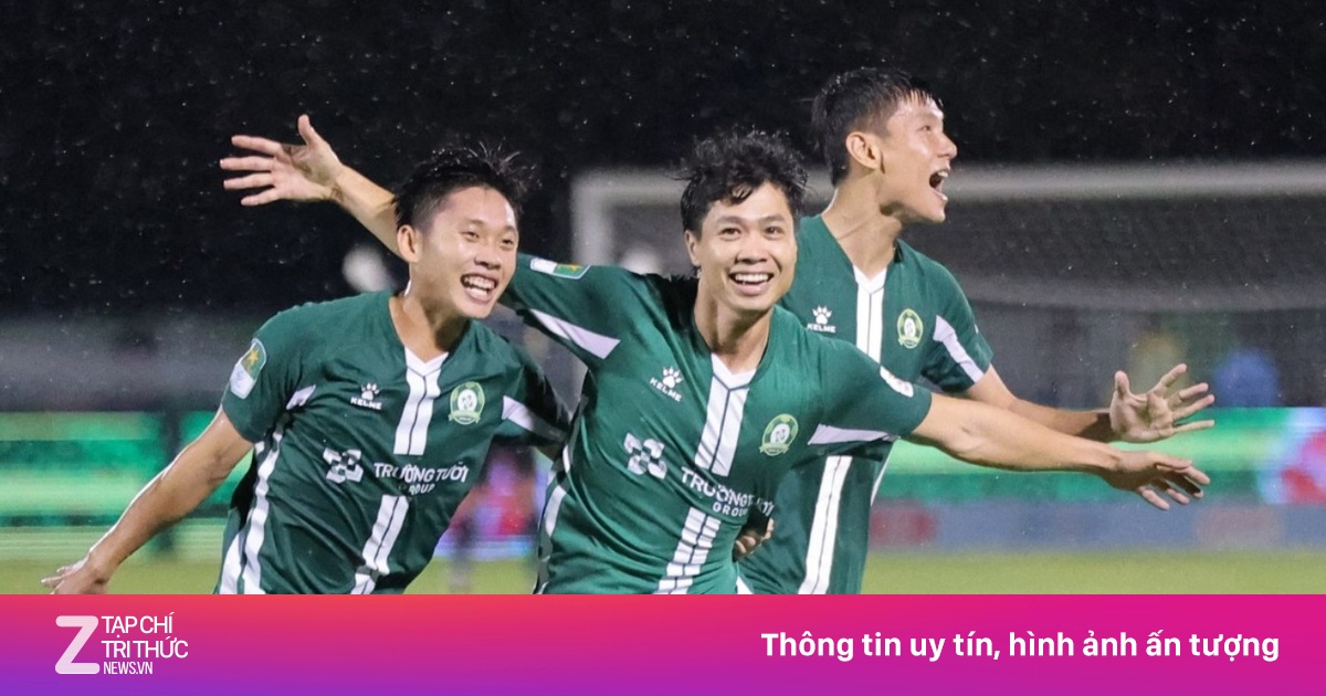 Fanpage FIFA bất ngờ ca ngợi Công Phượng
