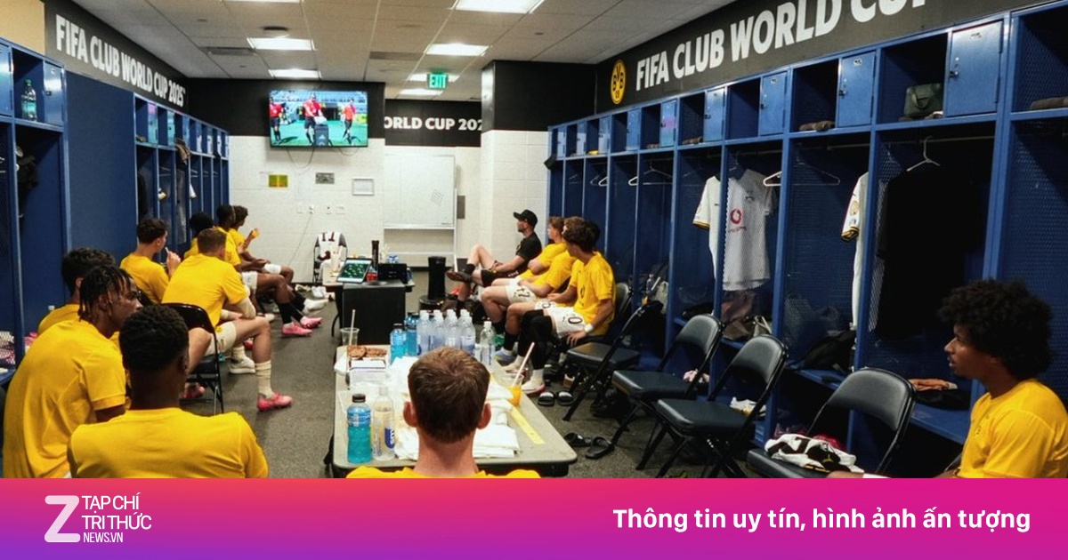 Khoảnh khắc tranh cãi của cầu thủ Dortmund