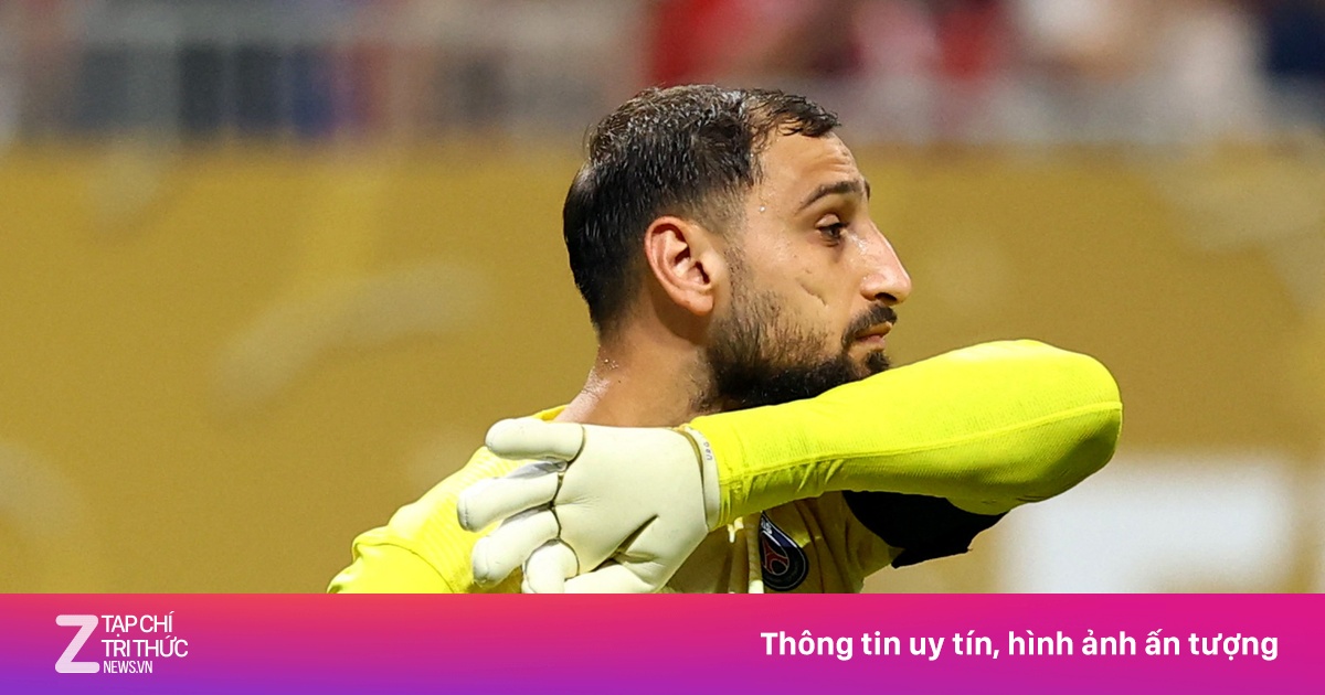 Neuer phẫn nộ với Donnarumma