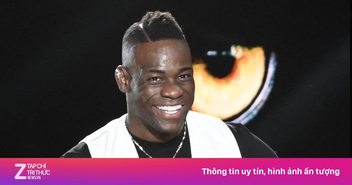 Balotelli sang châu Á chơi bóng