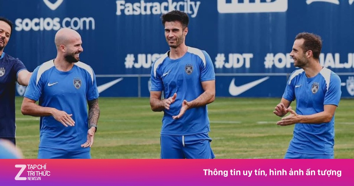 Phản ứng của dàn sao nhập tịch Malaysia khi trở lại tập luyện