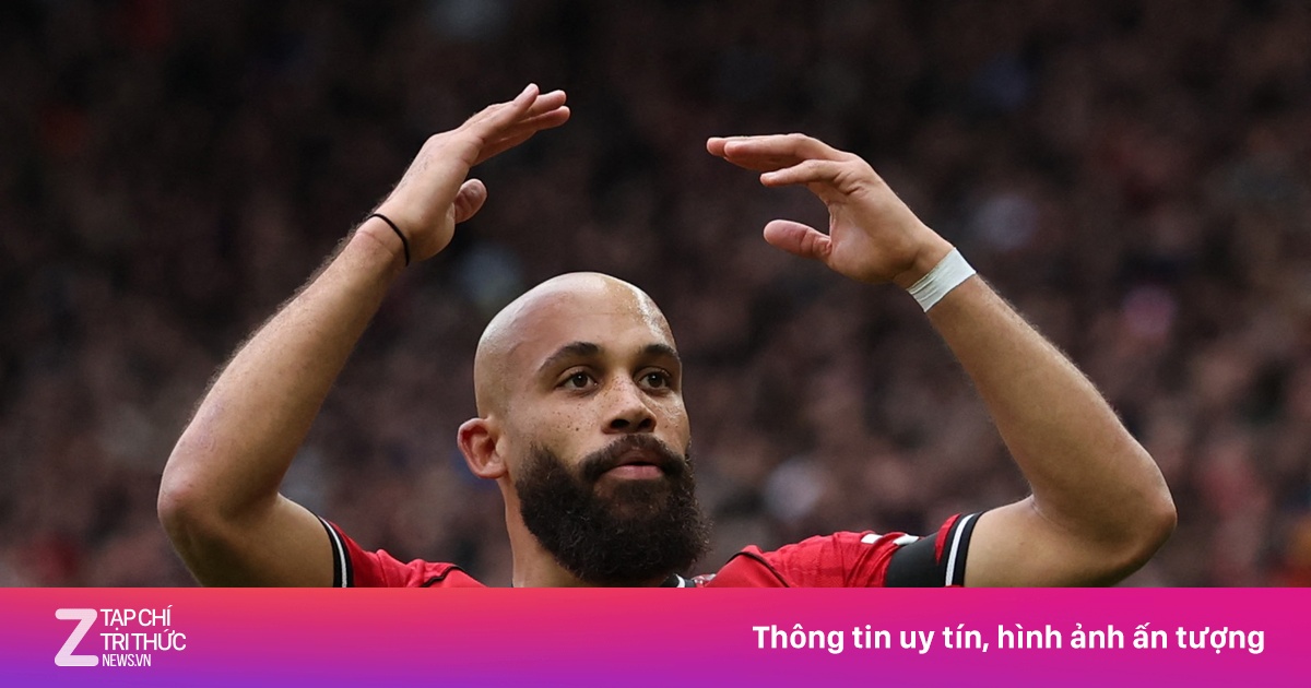 Tiết lộ của Mbeumo về bài phạt góc của MU