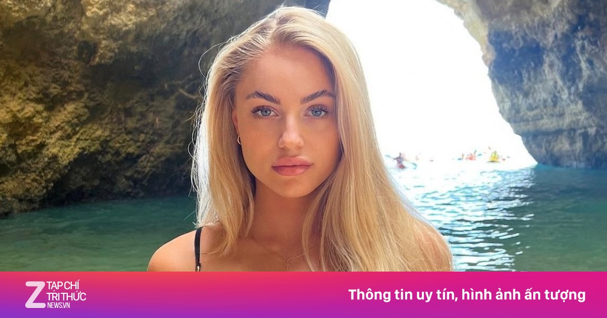 'Nữ cầu thủ đẹp nhất thế giới' gây chú ý