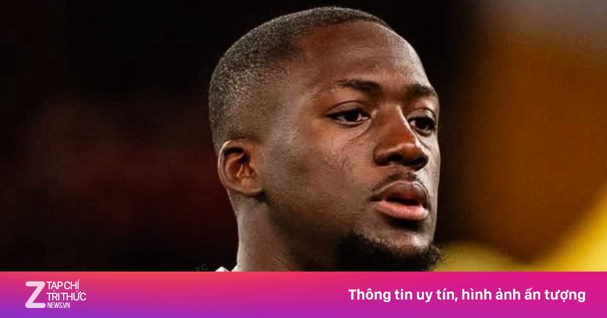 Khoảnh khắc phòng ngự tệ hại của sao Liverpool