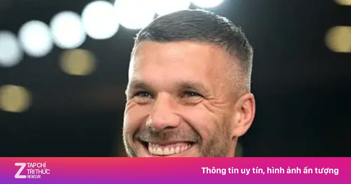 Podolski gây chú ý