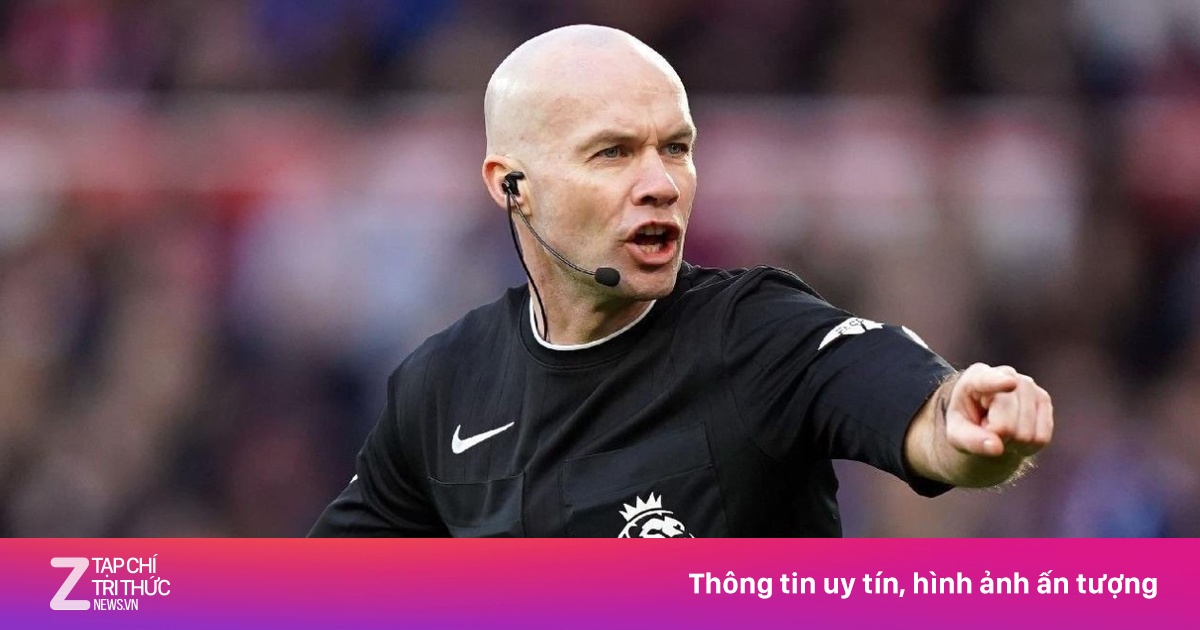 CĐV MU Phẫn Nộ Vì Quyết Định Trọng Tài Paul Tierney Gây Tranh Cãi