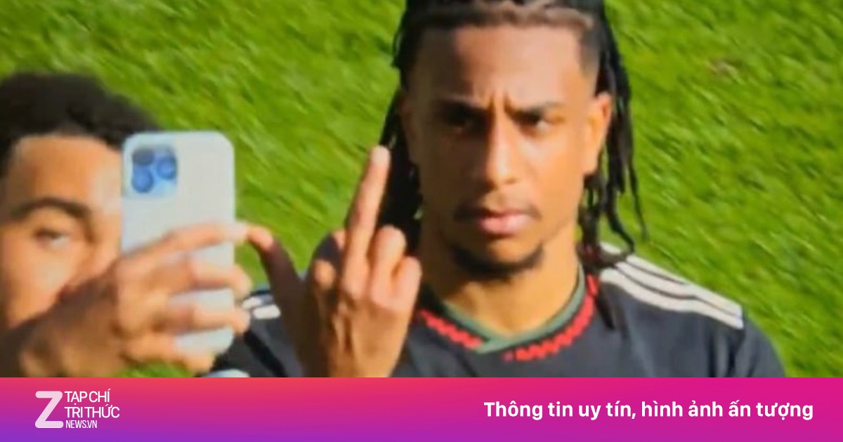 Olise hành xử gây tranh cãi