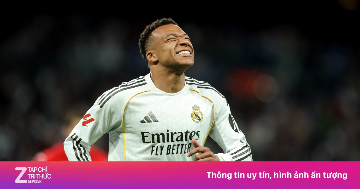 CĐV Real Madrid la ó Mbappe dữ dội trong trận thắng Oviedo