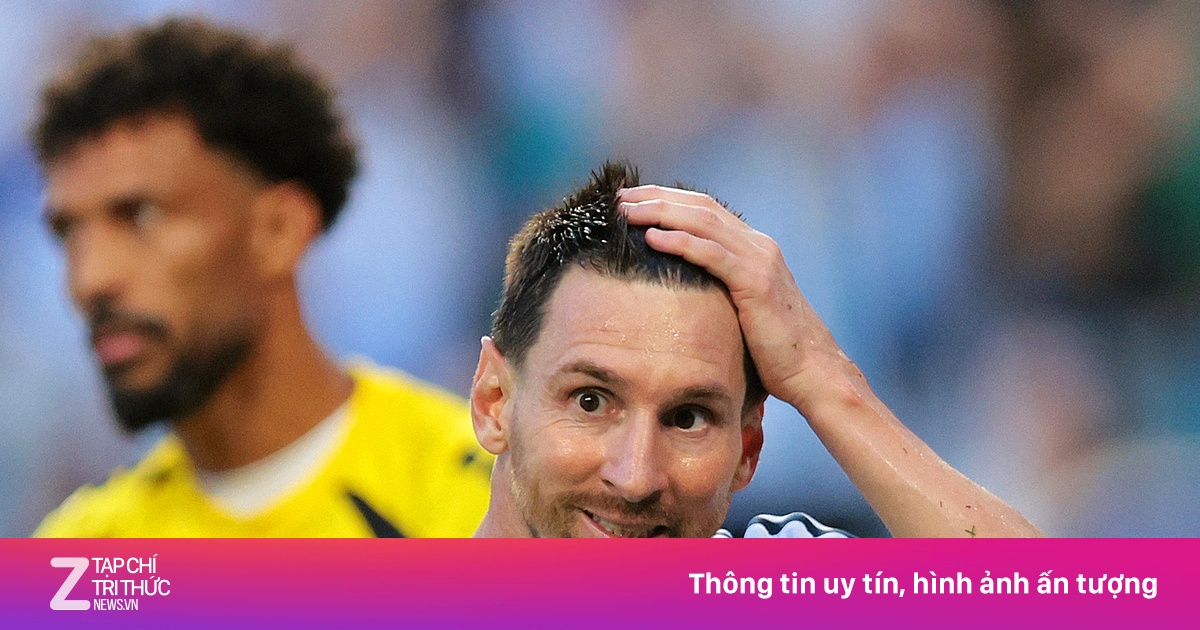 Khoảnh khắc sững sờ của Messi