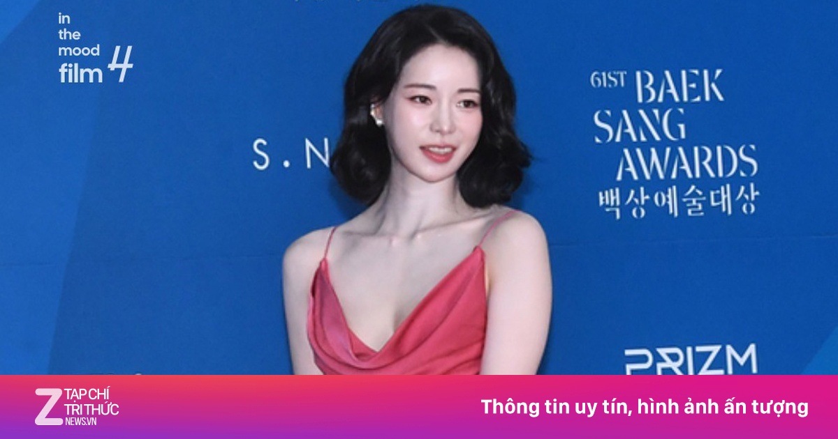 'Ác nữ' Lim Ji Yeon gợi cảm