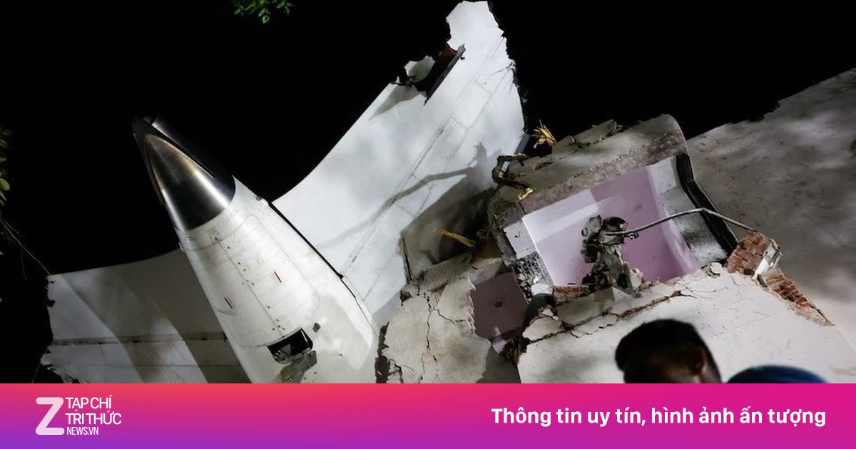 Diễn viên Ấn Độ đau đớn khi bạn thân tử nạn trong vụ máy bay rơi
