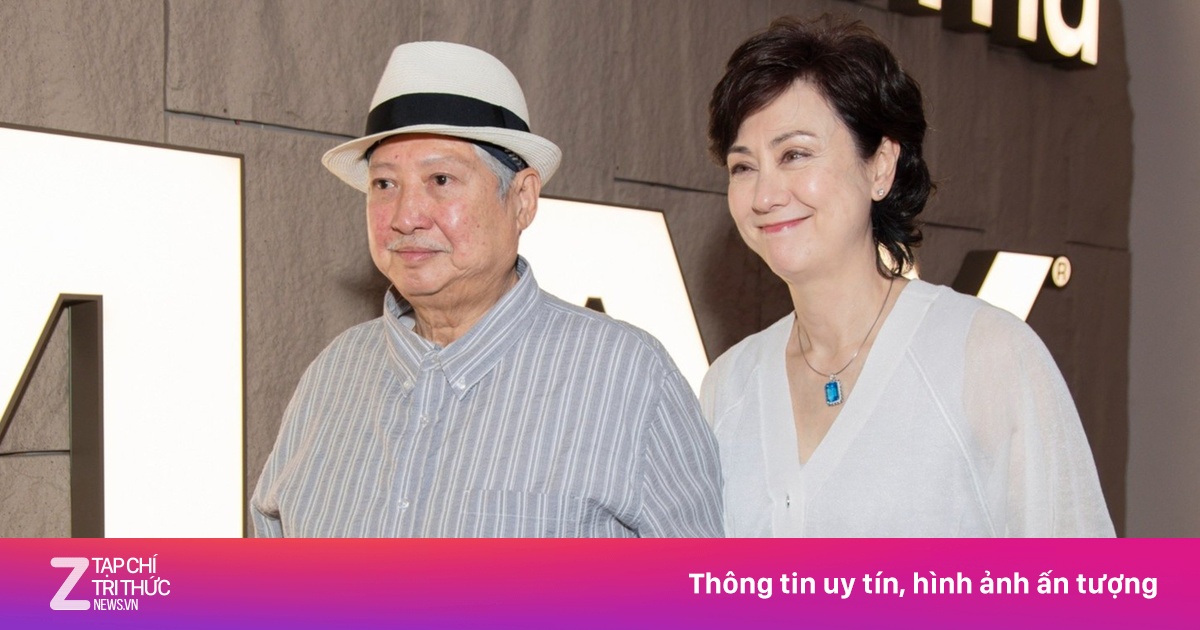 Hồng Kim Bảo nắm tay vợ hoa hậu tại Gala Điện ảnh ở TP.HCM