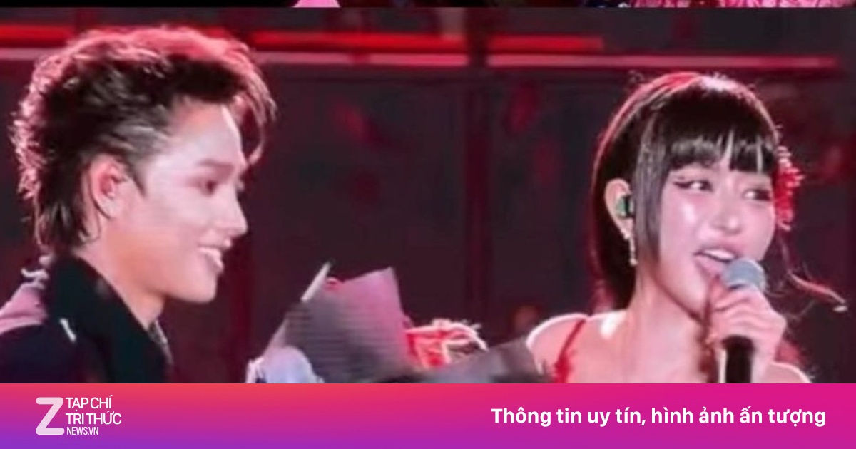 Tăng Duy Tân Tặng Hoa, Bày Tỏ Tình Cảm Với Bích Phương Trên Sân Khấu