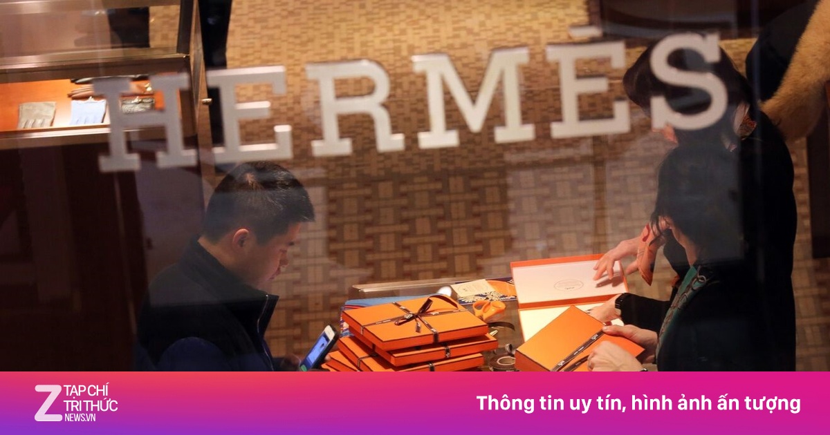 Hermès tỉnh táo