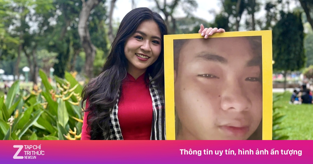 Cô gái chờ gần 24 tiếng để gặp người yêu trong lễ diễu binh 30/4