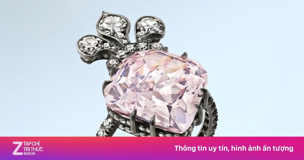 Viên kim cương tím hồng lập kỷ lục đấu giá 13,98 triệu USD