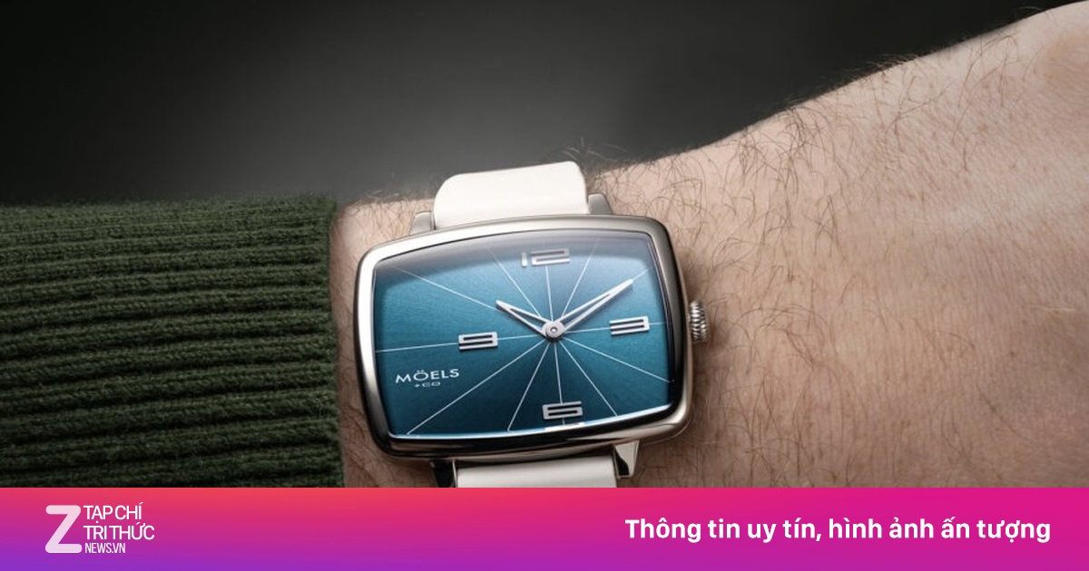 TV 1.700 USD trên cổ tay phải lên dây cót mỗi ngày