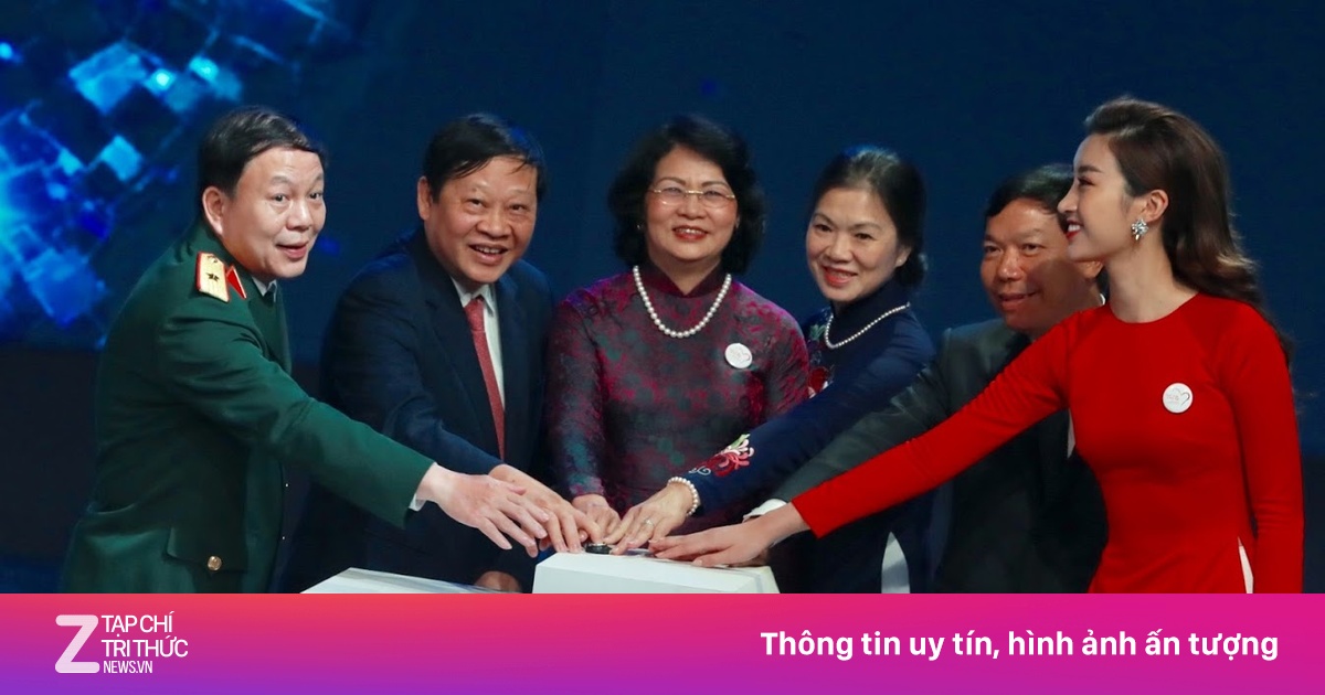 Hơn 25 tỷ đồng ủng hộ chương trình 'Trái tim cho em' trong gala 10 năm ...