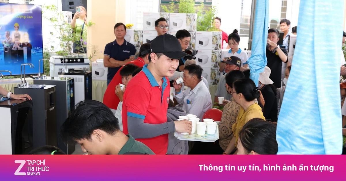 Điện máy Xanh mang máy lọc nước về tận nơi cho bà con