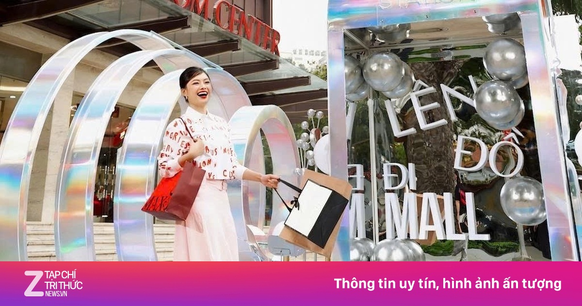 Gia đình hiện đại đi trung tâm thương mại 'nghỉ dưỡng' kiểu mới