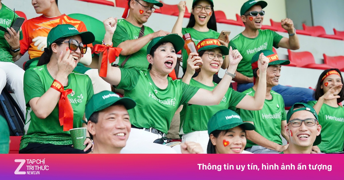 CĐV Herbalife Việt Nam 'tiếp lửa' cho đội tuyển bóng đá nữ